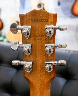 Gibson - J-45 Studio Walnut - Natural 2